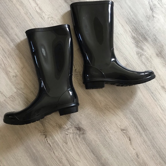 UGG Glossy Black Rubber Pull-On Waterproof Rain Womens Boots Size 10 NWOT - Picture 7 of 10